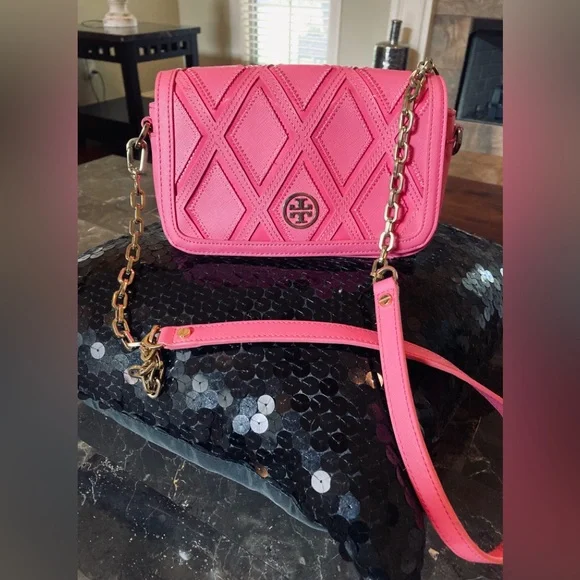 Tory Burch Robinson Patchwork Crossbody Bag - Picture 10 of 10